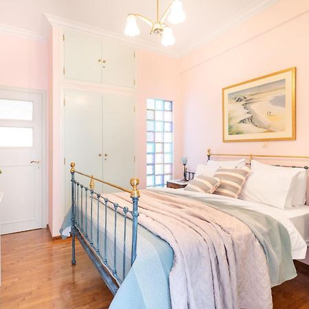 Bright, Calming Retreat With A Balcony Near Metro! Apartment Athena Bagian luar foto