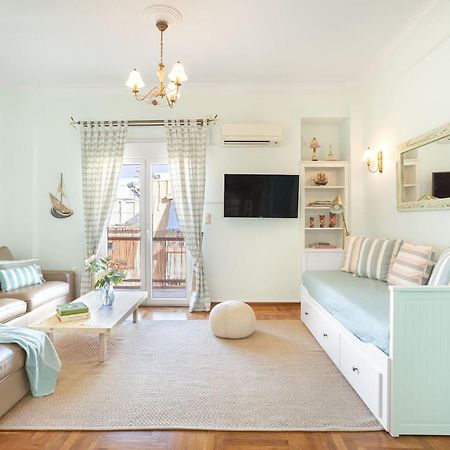 Bright, Calming Retreat With A Balcony Near Metro! Apartment Athena Bagian luar foto