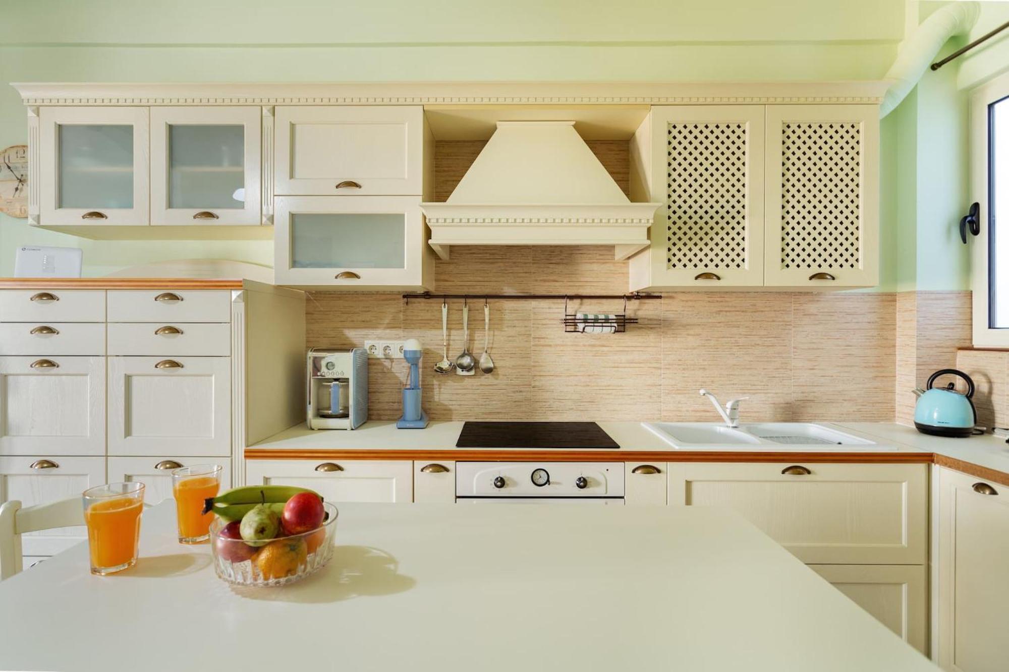Bright, Calming Retreat With A Balcony Near Metro! Apartment Athena Bagian luar foto