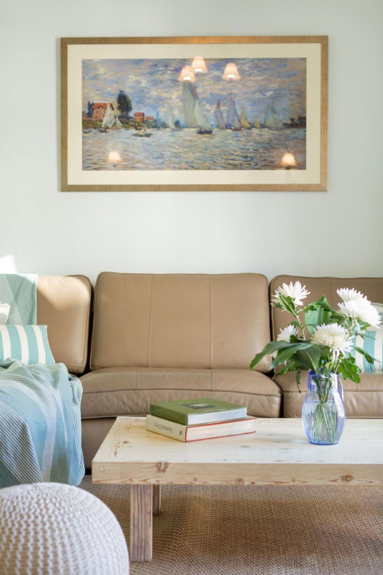 Bright, Calming Retreat With A Balcony Near Metro! Apartment Athena Bagian luar foto