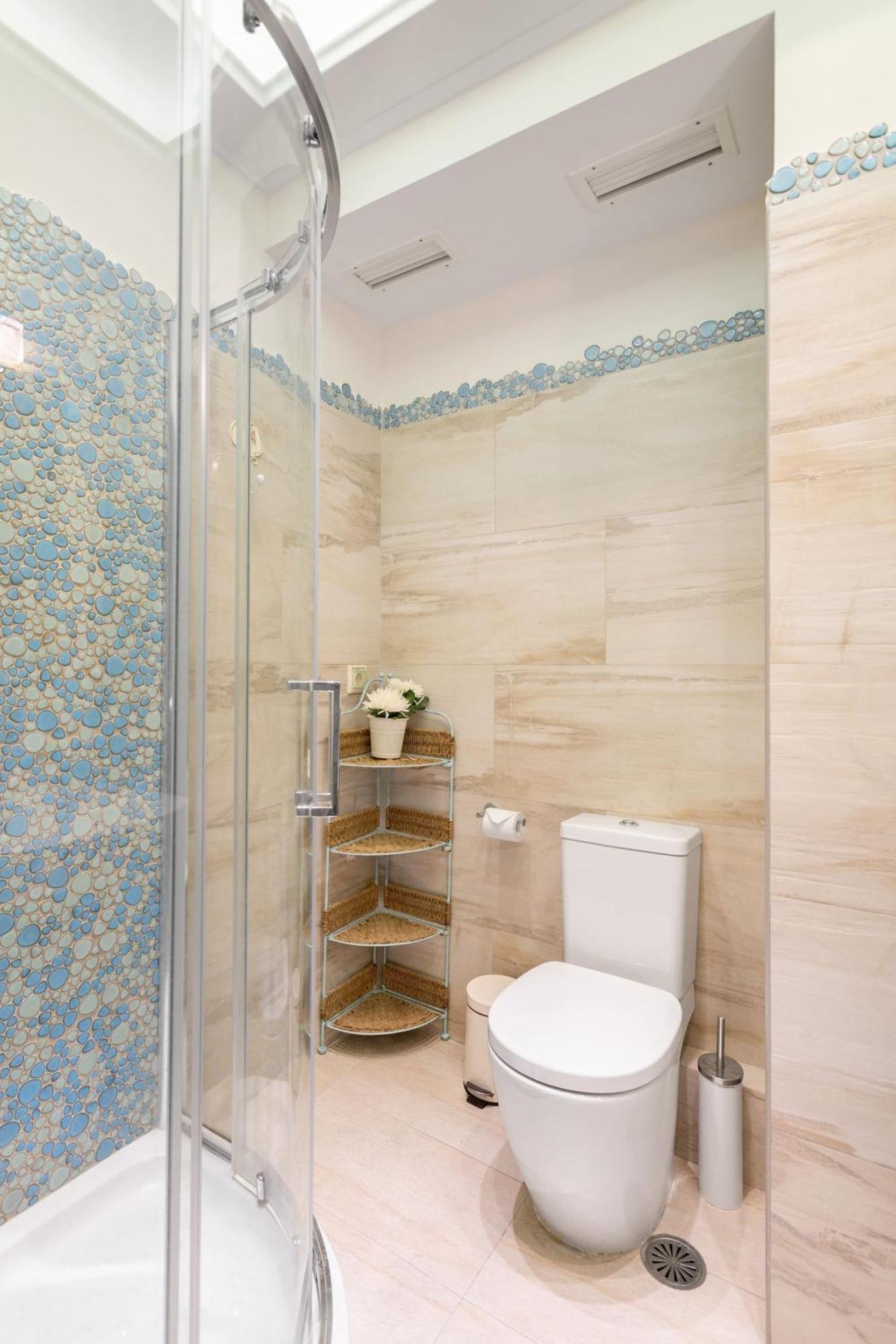 Bright, Calming Retreat With A Balcony Near Metro! Apartment Athena Bagian luar foto