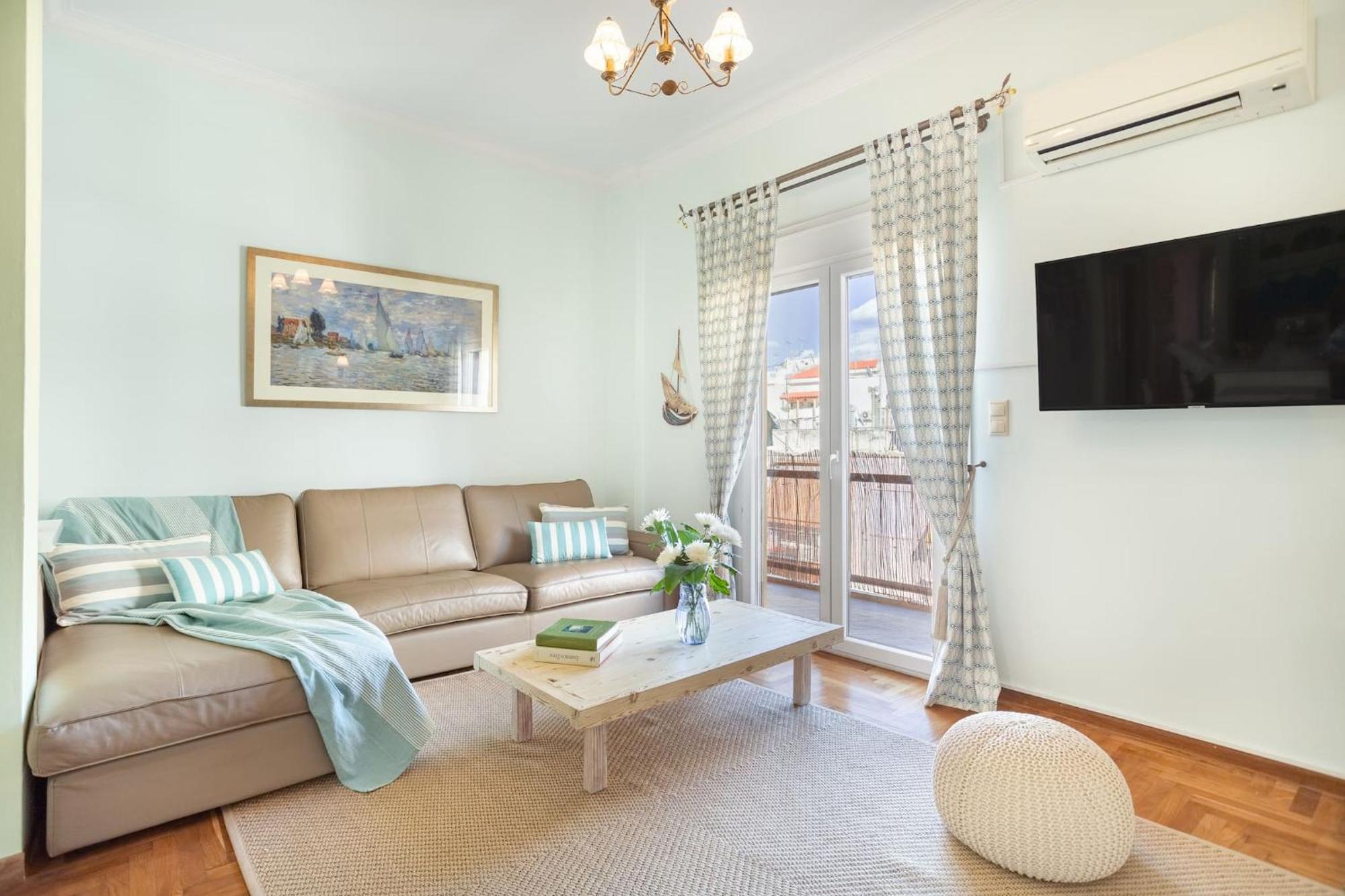 Bright, Calming Retreat With A Balcony Near Metro! Apartment Athena Bagian luar foto