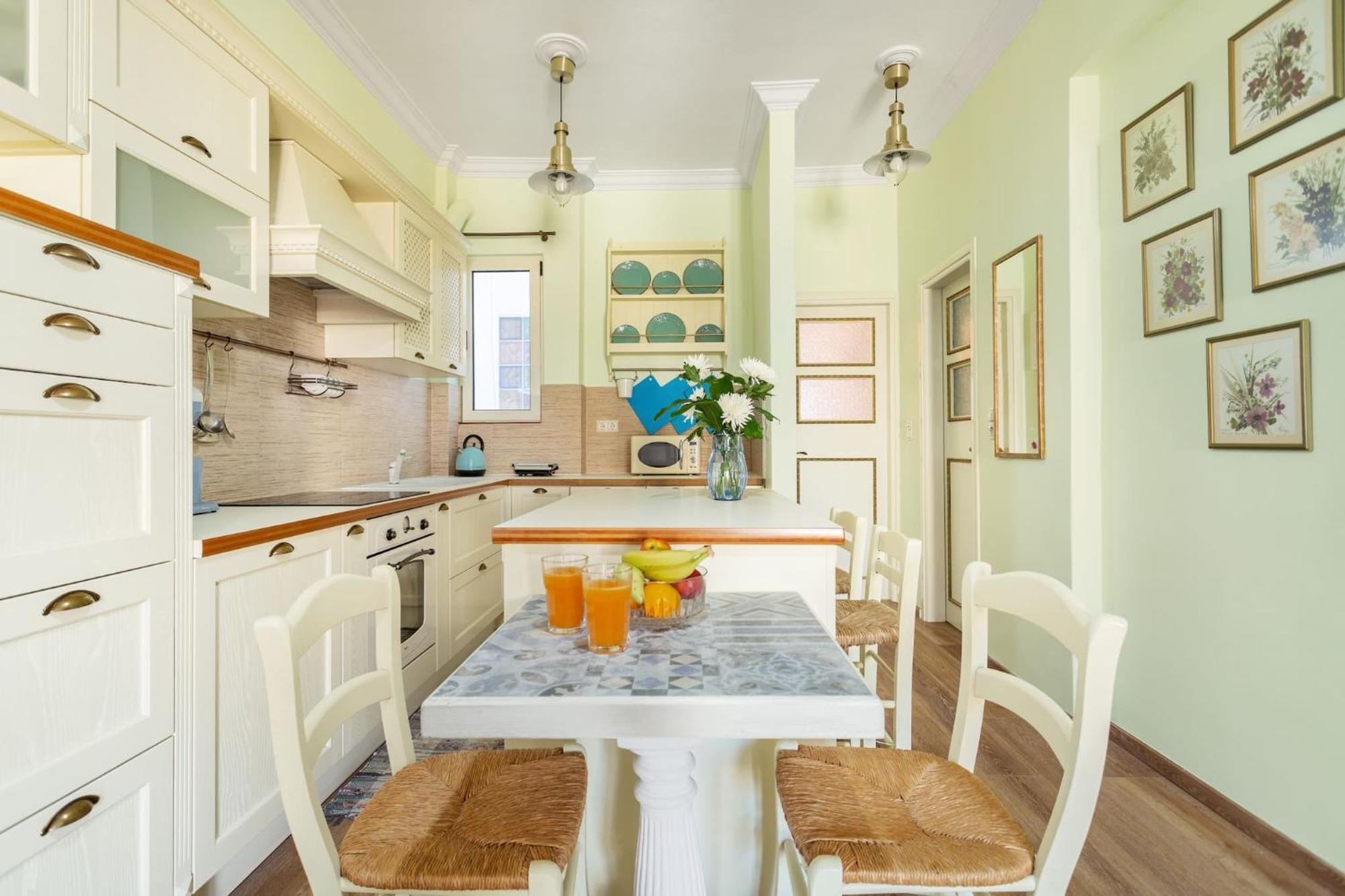 Bright, Calming Retreat With A Balcony Near Metro! Apartment Athena Bagian luar foto